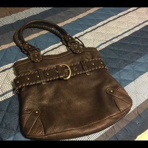 Dark brown Clark’s leather shoulder bag.